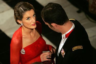 Letizia Ortiz, avec son futur mari le prince Felipe, le 14 mai 2004