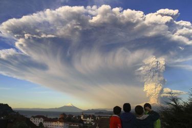 Le Chili en alerte - Le réveil du volcan Calbuco
