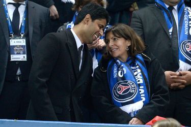 Anne Hidalgo avec Nasser Al Khelafi au Stade de France, le 11 avril 2015