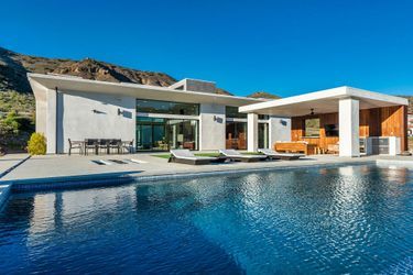 Taylor Lautner vend sa propriété de Los Angeles située à Agoura Hills pour 5 millions de dollars.