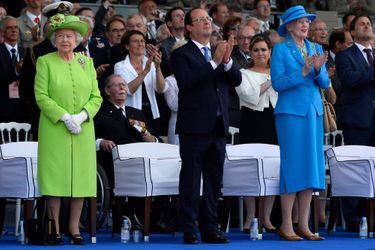La reine Margrethe II de Danemark avec la reine Elizabeth II et François Hollande, le 6 juin 2014