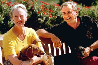 La reine Margrethe II de Danemark avec le prince Henrik et leurs chiens, le 16 septembre 1997
