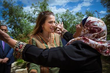 La reine Rania à Tabaqet Fahel, le 30 mars 2015
