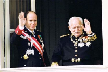 Le prince Rainier III de Monaco avec le prince Albert, le 19 novembre 2001