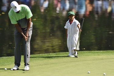 Tiger Woods et son fils Charlis à Augusta le 8 avril 2015