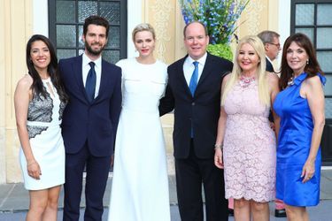 La princesse Charlène et le prince Albert II de Monaco, avec à droite Stepfanie Kramer, au Palais princier à Monaco, le 17 juin 2015