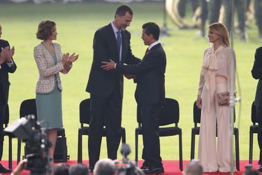 La reine Letizia et le roi Felipe VI d'Espagne avec Enrique Peña Nieto et sa femme à Mexico, le 29 juin 2015