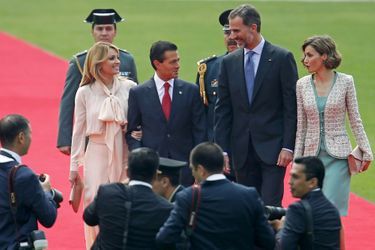 La reine Letizia et le roi Felipe VI d'Espagne avec Enrique Peña Nieto et sa femme à Mexico, le 29 juin 2015