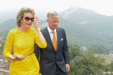 La reine Mathilde et le roi Philippe de Belgique sur la Grande Muraille de Chine, à côté de Pékin le 23 juin 2015 
