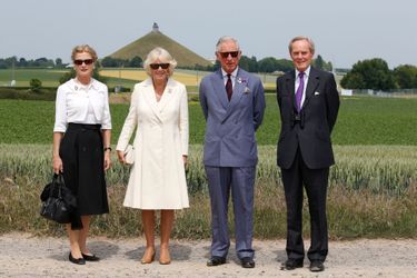 Le prince Charles et Camilla avec le duc et la duchesse de Wellington à Waterloo, le 17 juin 2015