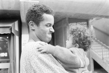 A Paris avec son neveu Sébastien à Roland garros, juin 1984