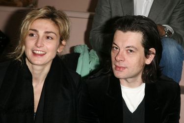En 2009, Julie Gayet partage un duo avec Benjamin Biolay pour le court métrage «Une dernière cigarette».