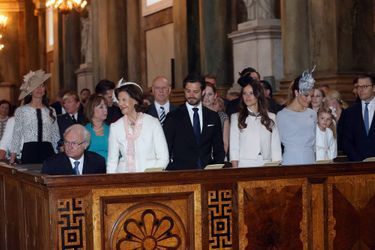 La famille royale de Suède dans la Chapelle royale de Stockholm, le 17 mai 2015