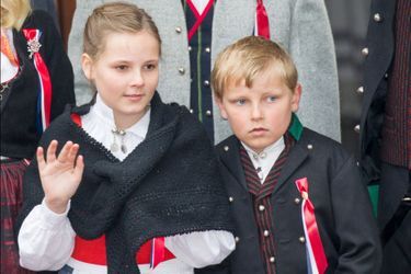 La princesse Ingrid-Alexandra et le prince Sverre-Magnus à Skaugum, le 17 mai 2015