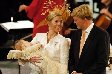 La princesse Maxima et le prince Willem-Alexander avec Catharina-Amalia à La Haye, le 12 juin 2004