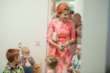 La reine Mathilde de Belgique à l’hôpital universitaire d’Anvers, le 21 mai 2015