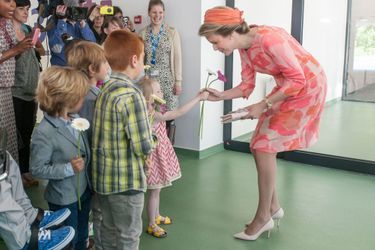 La reine Mathilde de Belgique à l’hôpital universitaire d’Anvers, le 21 mai 2015