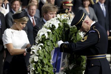 La reine Maxima et le roi Willem-Alexander des Pays-Bas au Cimetière national d&#039;Arlington, le 1er juin 2015