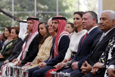 La reine Rania avec le roi Abdallah II de Jordanie et la famille royale à Amman, le 25 mai 2015