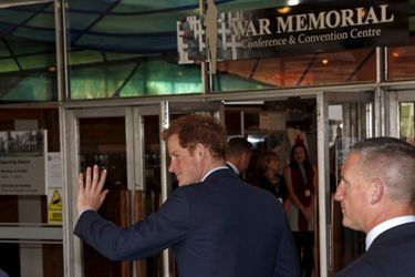 Le prince Harry arrive au Centre du mémorial de la guerre à Whanganui, le 14 mai 2015