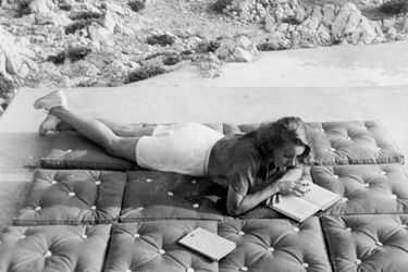 Marlene Dietrich dans les jardins du Cap-Eden-Roc