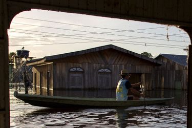 Le peuple amazonien sous l'eau