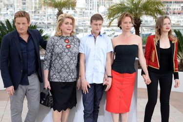 Benoît Magimel, Catherine Deneuve, Rod Paradot, Emmanuelle Bercot et Sara Forestier à Cannes le 13 mai 2015
