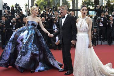 Cate Blanchett (en Giles Deacon), Todd Haynes et Rooney Mara à Cannes le 17 mai 2015