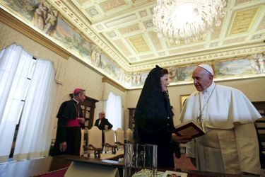 La reine Silvia de Suède et le pape François au Vatican, le 27 avril 2015