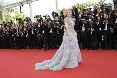 Naomi Watts, en robe Elie Saab, à Cannes le 13 mai 2015