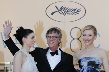 Rooney Mara (en Olivier Theyskens pour Rochas), Todd Haynes et Cate Blanchett (en Giles Deacon) à Cannes le 17 mai 2015