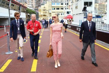Pierre Casiraghi et Beatrice Borromeo à Monaco - Les amoureux dans les stands