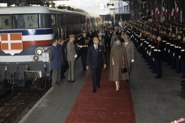 En octobre 1978, la Reine Margrethe II de Danemark est accueillie à la gare Saint-Lazare par Valéry Giscard d’Estaing. 