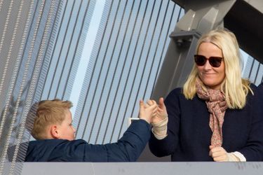La princesse Mette-Marit de Norvège avec son fils Sverre-Magnus à Oslo, le 15 mars 2015  