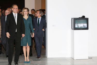 La reine Letizia d’Espagne inaugure deux expositions au Musée Reina Sofia à Madrid, le 17 mars 2015