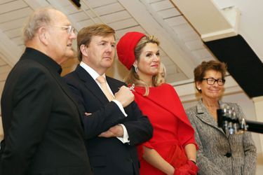 La reine Maxima et le roi Willem-Alexander des Pays-Bas visitent la Joop van den Ende Academy à Hambourg, le 20 mars 2015