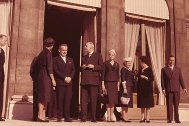 Le 12 octobre 1959, le Prince Rainier de Monaco et la Princesse Grace sont reçus à l&#039;Elysée par Charles de Gaulle.