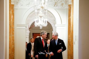 Le prince Charles avec l&#039;ambassadeur britannique aux Etats-Unis Peter Westmacott à Washington, le 17 mars 2015