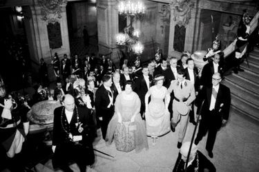 Mai 1961, le roi des Belges Baudouin et la reine Fabiola à l’Opéra avec Yvonne et Charles De Gaulle.