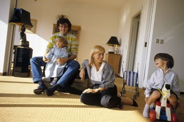 Michel Platini à Turin avec sa femme Christèle et ses enfants, Marine et Laurent (1982)