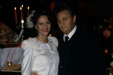 En France, le 2 novembre 1988, lors de son mariage avec Jacques DJIAN, Isabelle HANIN dansant avec son père Roger HANIN.