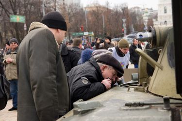 Exposition des blindés pro-russes à Kiev