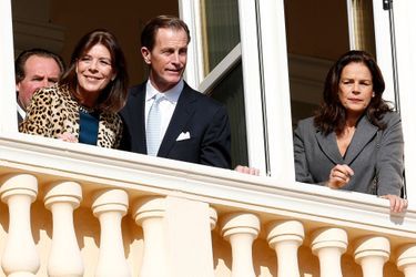 La princesse Caroline de Hanovre, avec sa soeur la princesse Stéphanie de Monaco et leur cousin Christopher Levine, le 7 janvier 2015