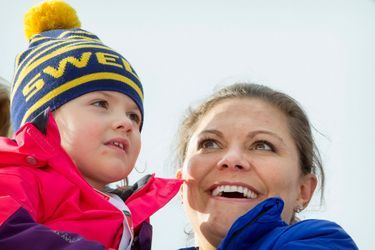 La princesse Estelle avec la princesse Victoria à Falun, le 17 février 2015