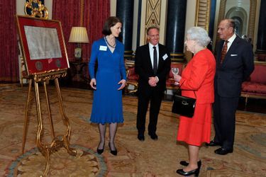 La reine Elizabeth II avec le duc d&#039;Edimbourg à Buckingham palace à Londres, le 23 février 2015