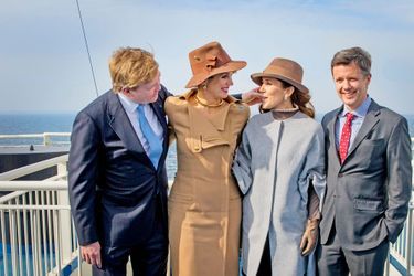 La reine Maxima des Pays-Bas et la princesse Mary de Danemark, avec leurs époux, le 18 mars 2015