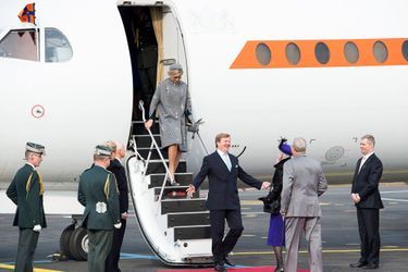 La reine Maxima et le roi Willem-Alexander des Pays-Bas accueillis par la famille royale danoise à l&#039;aéroport de Copenhague, le 17 mars 2015