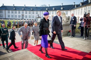 Le roi Willem-Alexander, la reine Margrethe II, la reine Maxima et le prince Henrik arrivent au château de Fredensborg, le 17 mars 2015