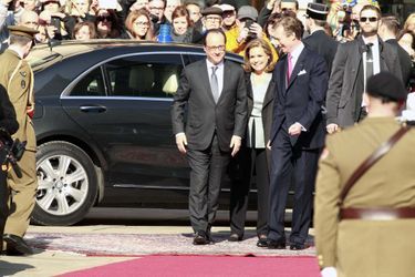 Luxembourg - Le grand-duc Henri et Maria Teresa ont reçu François Hollande 