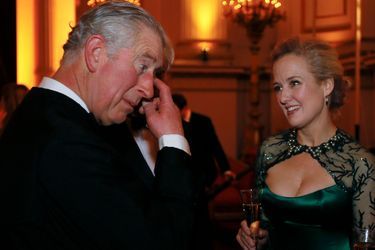 Le prince Charles avec la soprano et violoncelliste Taryn Fiebig à Londres, le 22 janvier 2015